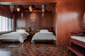 Spirited Silky Inn