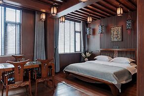 Spirited Silky Inn