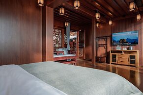 Spirited Silky Inn