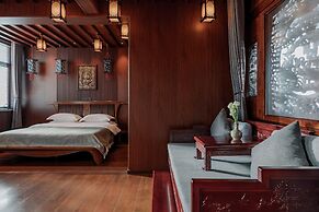 Spirited Silky Inn