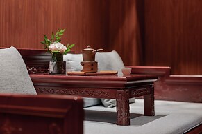 Spirited Silky Inn
