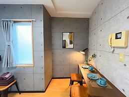Amika First 203