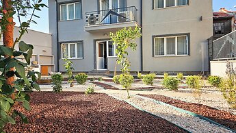 GARDEN'S ROOM