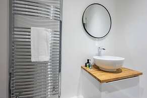 Stunning One Bedroom Apartments