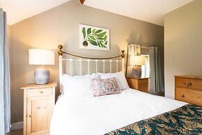 Host Stay Byre Cottage