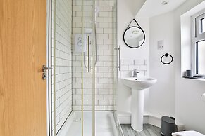 Stunning Studio In Converted Building