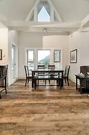 3BR Lakeside Penthouse Retreat