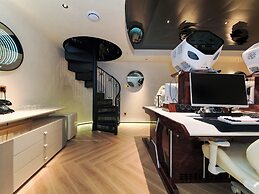 Space Design Hotel