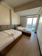 Condo Resort 1 Br by Rosenda B.