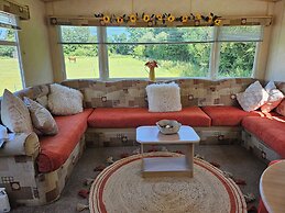Quiet Equestrian Retreat - Sleeps 4