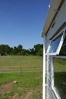 Quiet Equestrian Retreat - Sleeps 4