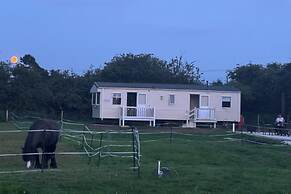 Quiet Equestrian Retreat - Sleeps 4