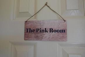 Quiet Equestrian Retreat - Sleeps 4