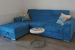 Shadesofblue M & M, Private Pool Apartment