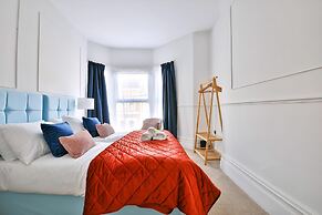 Beautifully Designed 2 Bed Apartment