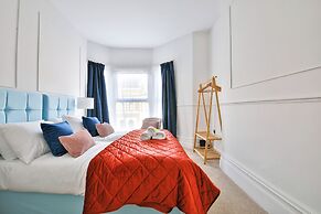Beautifully Designed 2 Bed Apartment