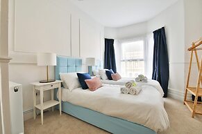 Beautifully Designed 2 Bed Apartment