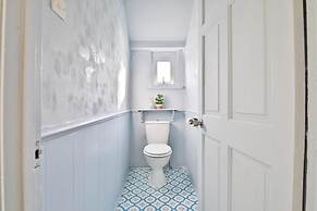 Beautifully Designed 2 Bed Apartment