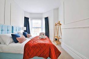 Beautifully Designed 2 Bed Apartment