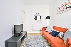 Beautifully Designed 2 Bed Apartment