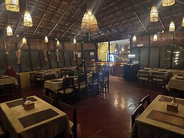 Hotel Tharu Garden