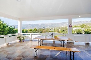 Villa in Rovanjska With Sea Views & Pool