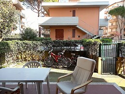 Attractive Apartment With Private Garden