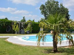 Villa With Private Pool In Blaregnies