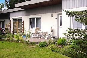 Twin Bungalow at Black Lake, Schwarz