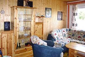 Twin Bungalow at Black Lake, Schwarz