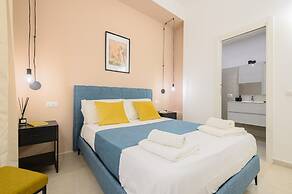 Into Mann in Naples With 5 Bedrooms and 5 Bathrooms