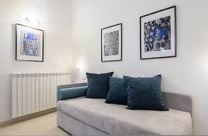 Into Mann in Naples With 5 Bedrooms and 5 Bathrooms