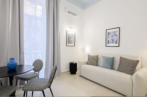 Into Mann in Naples With 5 Bedrooms and 5 Bathrooms
