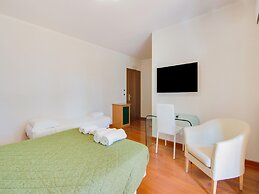 Belvilla by OYO Villa Serra Alta 25