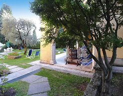 Residence La Filanda in Costermano With Pool