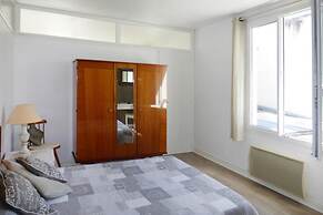 Apartment by Sandy Beach in Arromanches