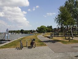 Hausboot Floating House Leni in Ribnitz-damgarten