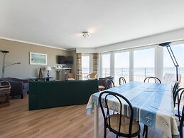 Nevada 101 With top Location Right on the Beach