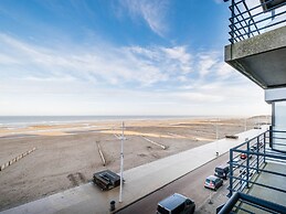 Les Petrels 302 on the Beach in Koksijde