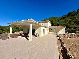 Villa L'esquirol With View and Pool