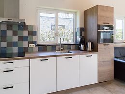 Beachside Getaway With Garden & Barbecue