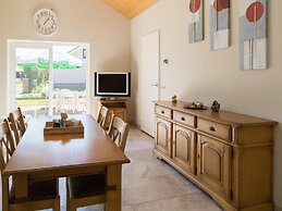 Beachside Getaway With Garden & Barbecue