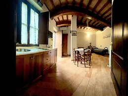 Mansion in Perugia With Pool & Green Hills