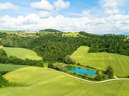 Mansion in Perugia With Pool & Green Hills