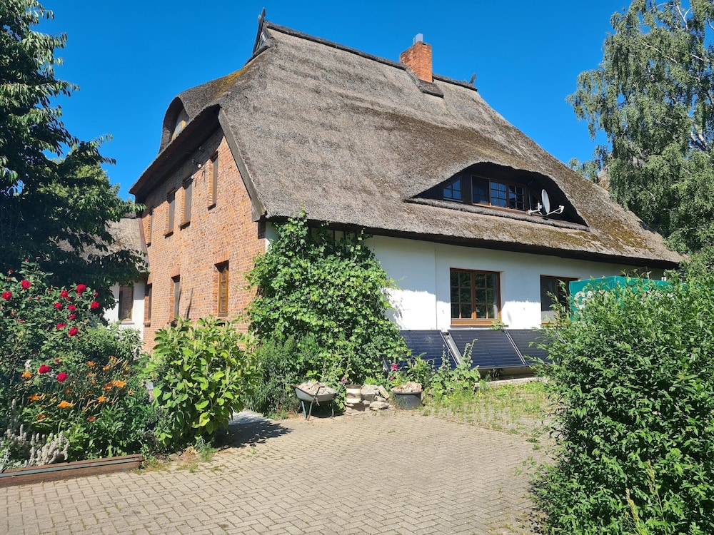 Krusenhagen Apartment With Garden