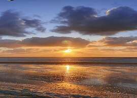 Chic Flat Near Ostend Beach