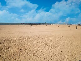 Chic Flat Near Ostend Beach