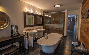 Silvermist Hotel