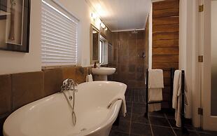 Silvermist Hotel