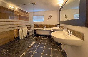 Silvermist Hotel